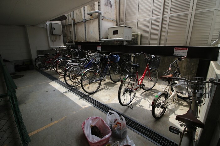 物件外観写真5　(駐輪場)