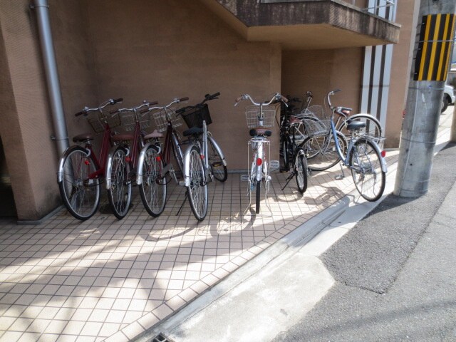 物件外観写真2　(駐輪場)