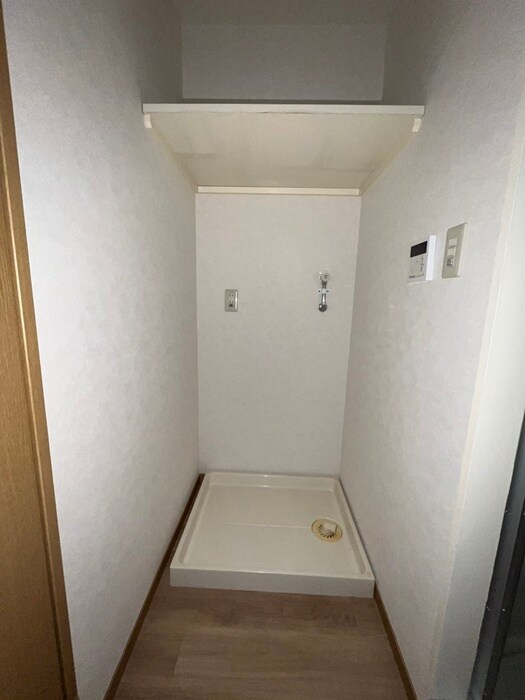 物件内観写真18　(洗濯機置場)