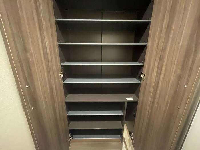 物件内観写真18　(靴箱)