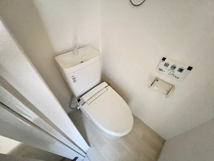 物件内観写真14　(トイレ)