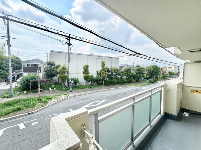 物件内観写真20　(室内からの展望)