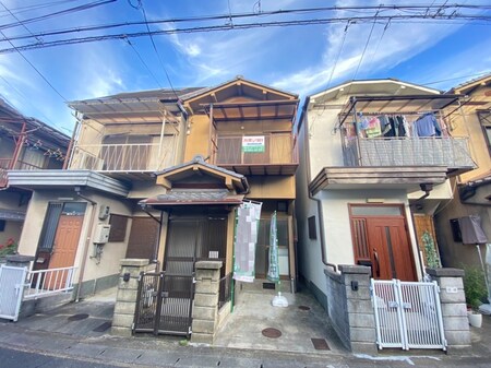 山科区小山中ノ川町　貸家外観写真