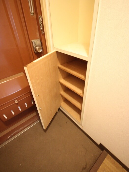 物件内観写真13　(靴箱)