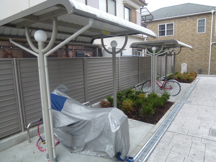 物件外観写真5　(駐輪場)