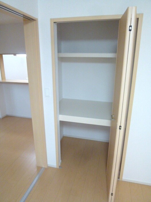 物件内観写真14　(収納)