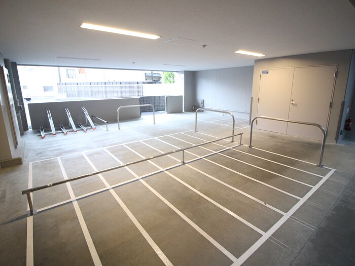 物件外観写真5　(駐輪場)