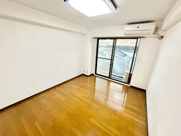 物件内観写真1　(居室)