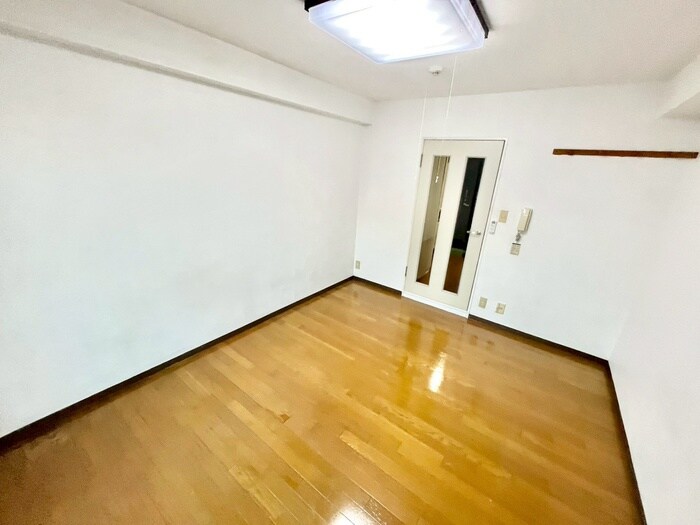 物件内観写真2　(居室)