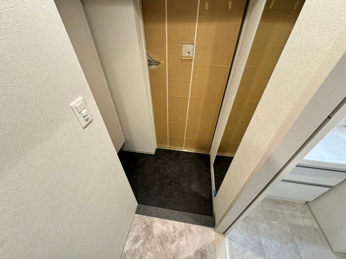 物件内観写真16　(玄関)