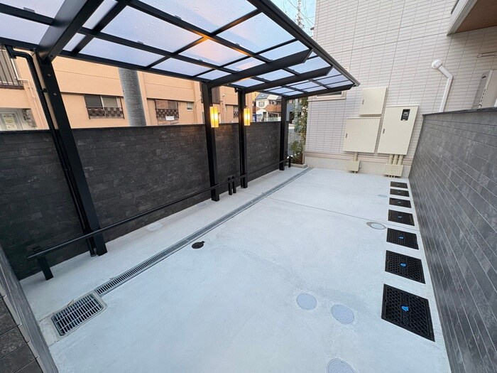 物件外観写真3　(駐輪場)