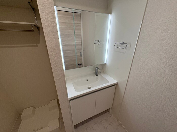 物件内観写真11　(洗面)