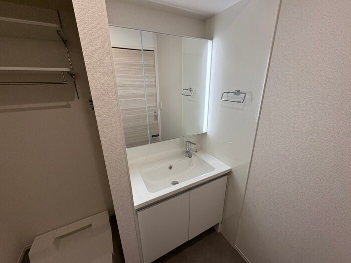 物件内観写真11　(洗面)