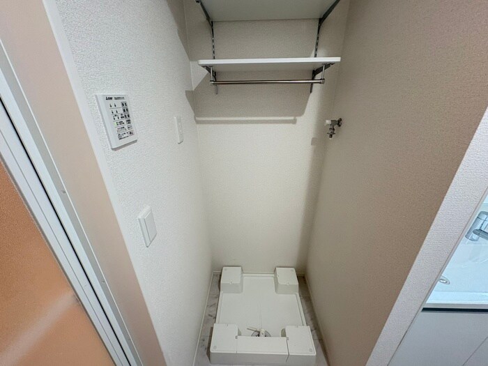 物件内観写真12　(洗濯機置場)