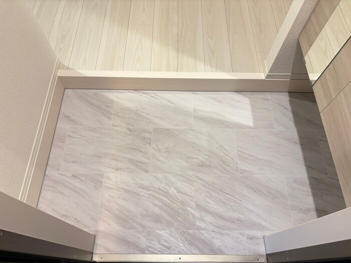 物件内観写真16　(玄関)