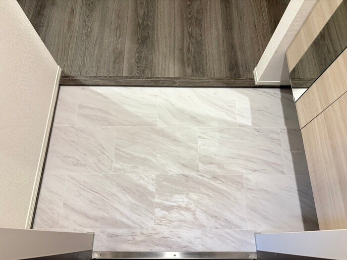 物件内観写真17　(玄関)