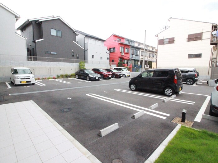 物件外観写真2　(駐車場)