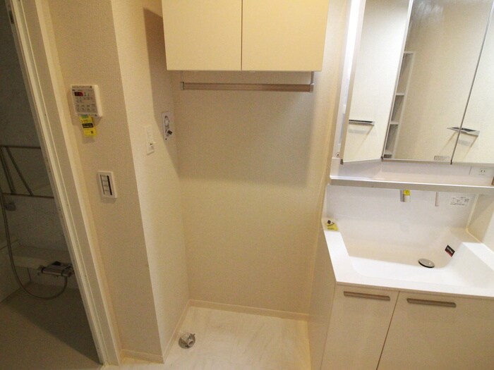 物件内観写真16　(洗濯機置場)