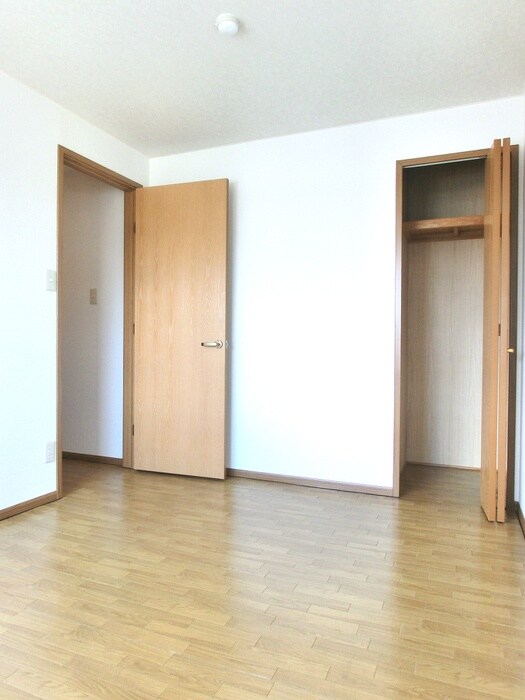 物件内観写真12　(収納)