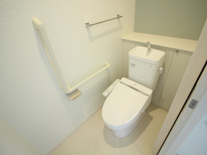 物件内観写真14　(トイレ)