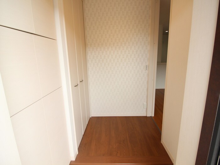 物件内観写真17　(廊下)