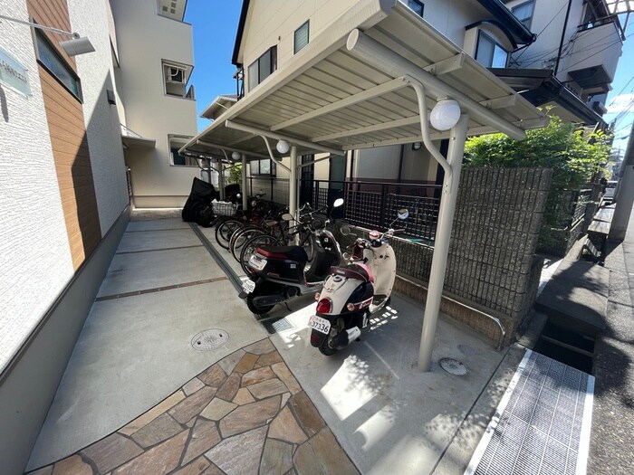 物件外観写真6　(駐輪場)