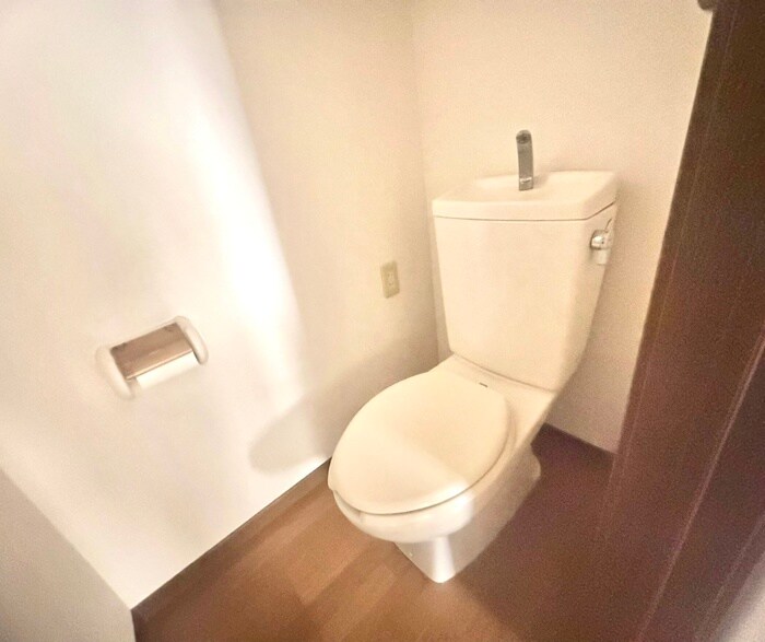 物件内観写真14　(トイレ)