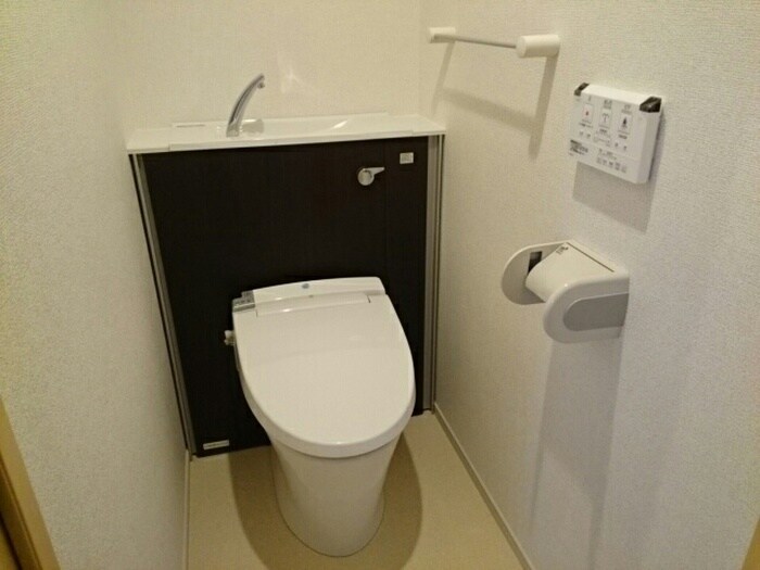 物件内観写真9　(トイレ)