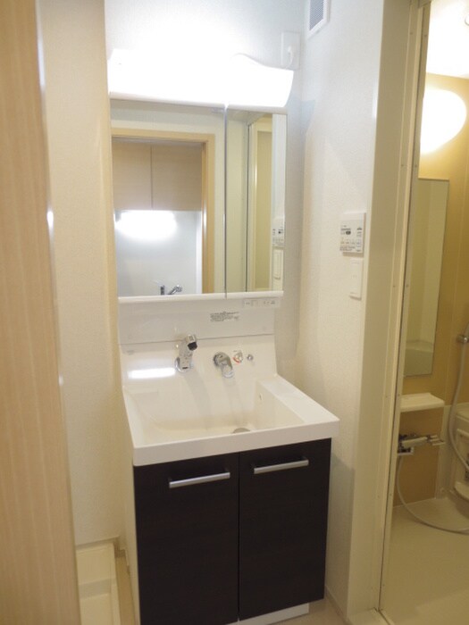 物件内観写真11　(洗面)
