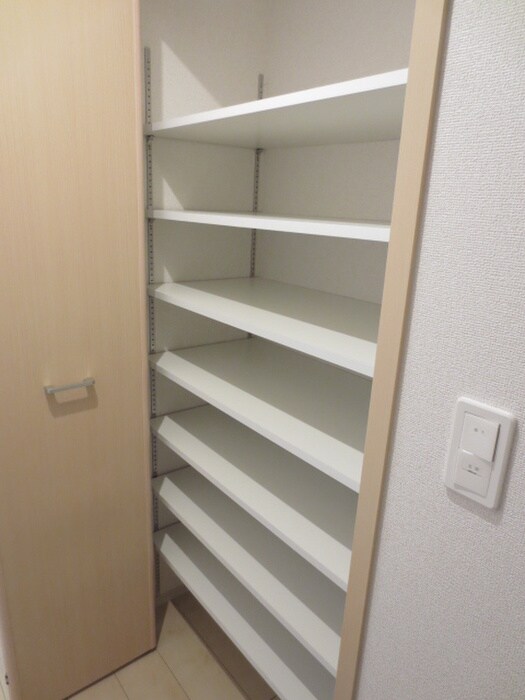 物件内観写真11　(靴箱)
