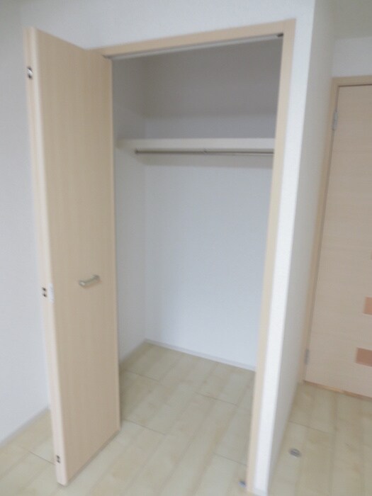 物件内観写真12　(収納)