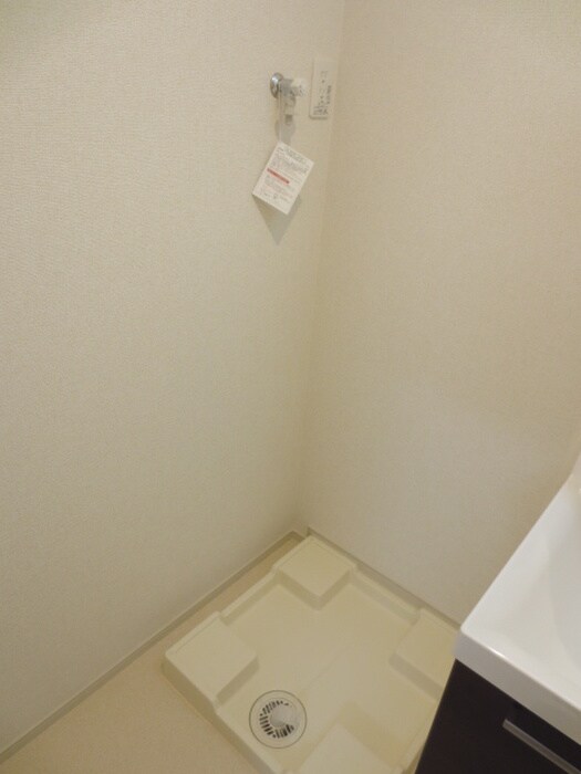 物件内観写真13　(洗濯機置場)