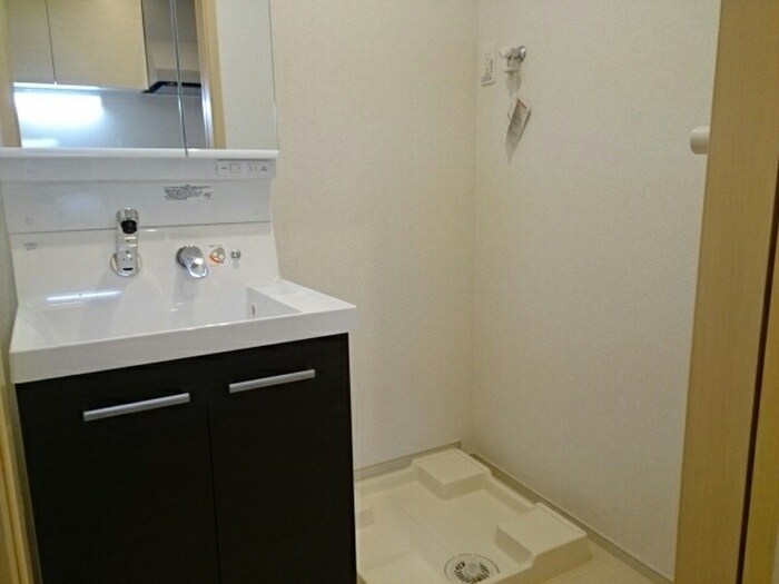 物件内観写真15　(洗濯機置場)