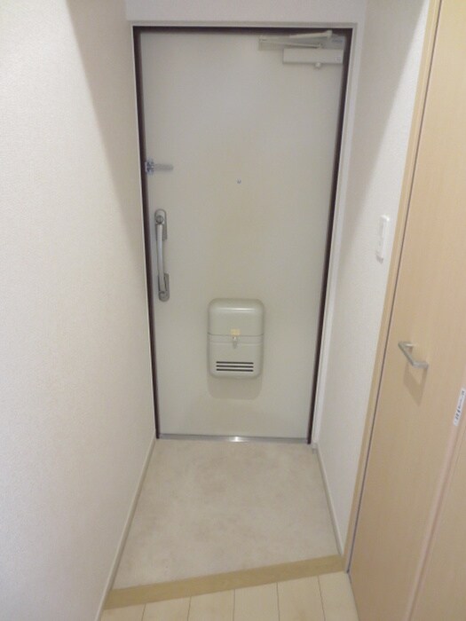 物件内観写真17　(玄関)