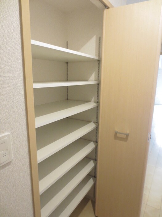 物件内観写真18　(靴箱)