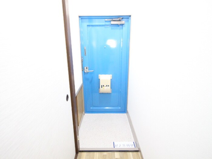 物件内観写真16　(玄関)