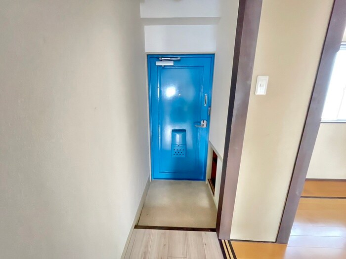 物件内観写真18　(玄関)