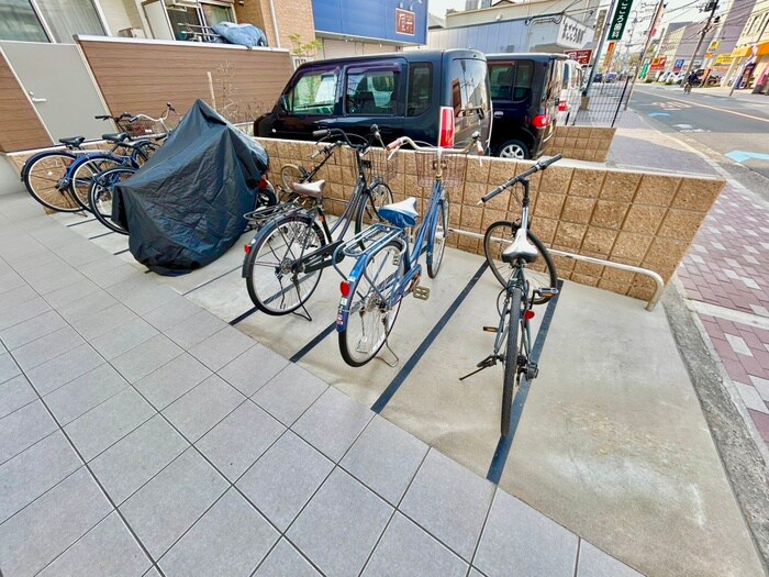 物件外観写真3　(駐輪場)