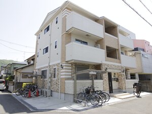QREALL野崎外観写真