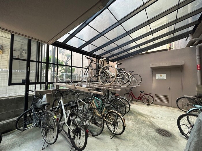 物件外観写真5　(駐輪場)