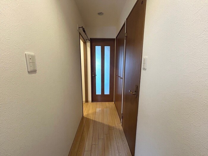 物件内観写真14　(廊下)