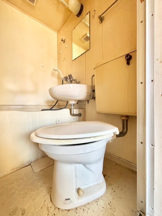 物件内観写真9　(トイレ)