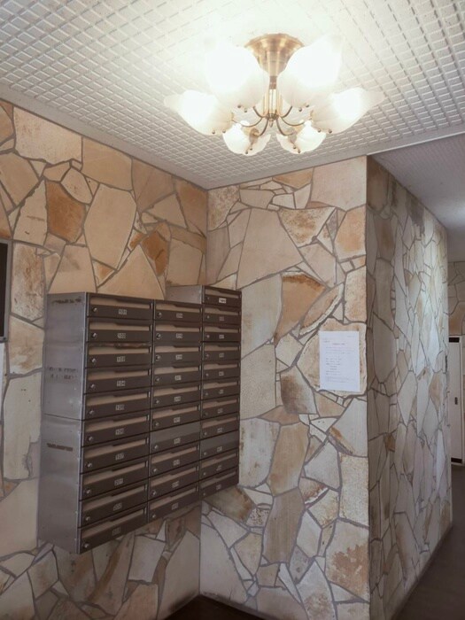 物件外観写真4　(エントランス部分)