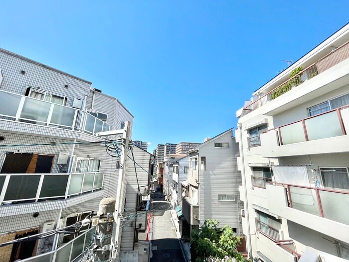 物件内観写真15　(室内からの展望)