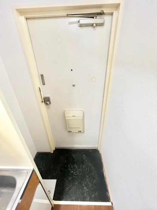 物件内観写真18　(玄関)