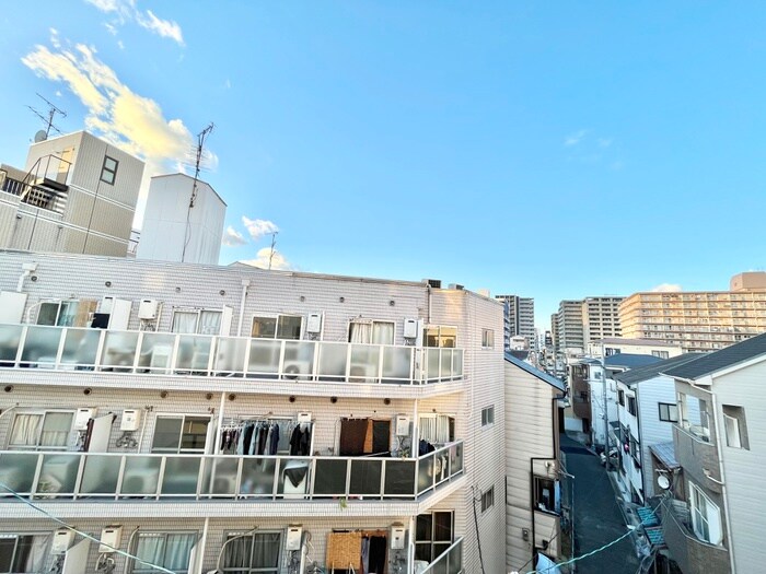 物件内観写真20　(室内からの展望)