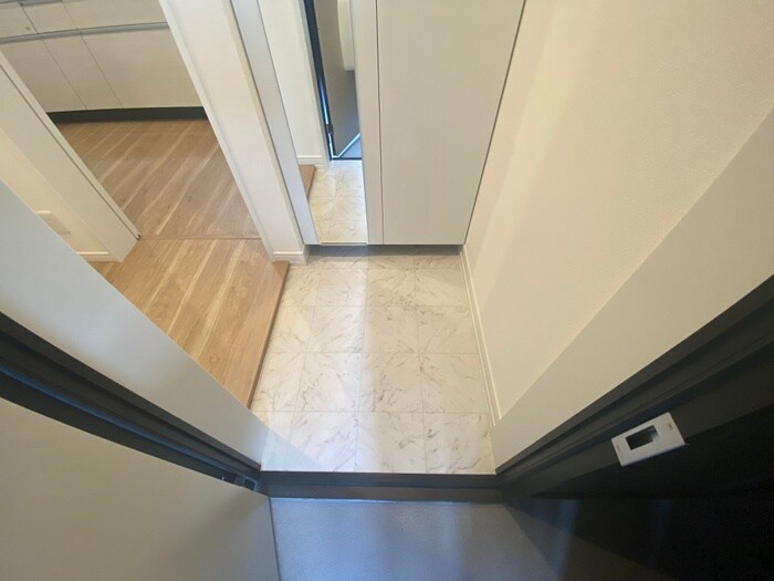 物件内観写真14　(玄関)