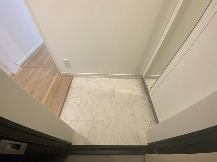 物件内観写真17　(玄関)