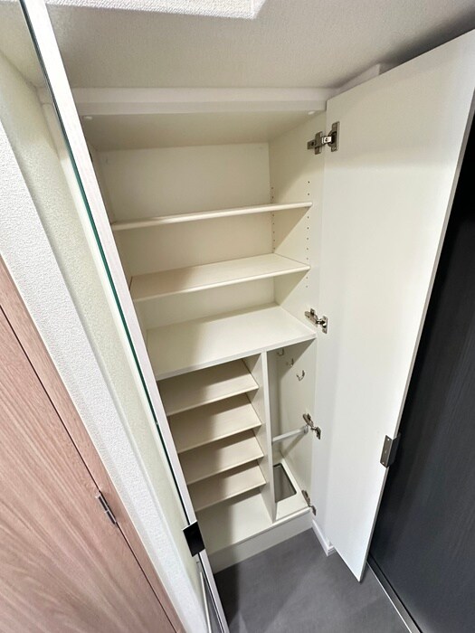 物件内観写真14　(靴箱)