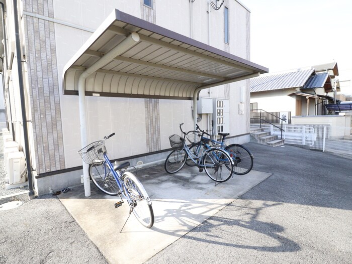 物件外観写真3　(駐車場)